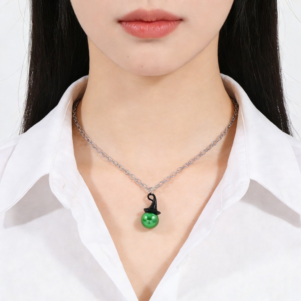 Wicked Inspired Witch Hat & Cr - Pearl Necklace recension och pris